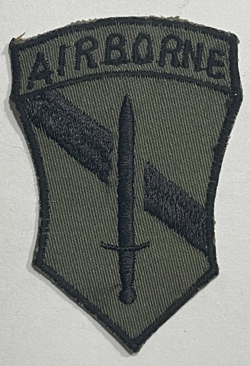 US ARMY LRRP Ist FIELD FORCE RECON PATCH (108) The Dog Tag